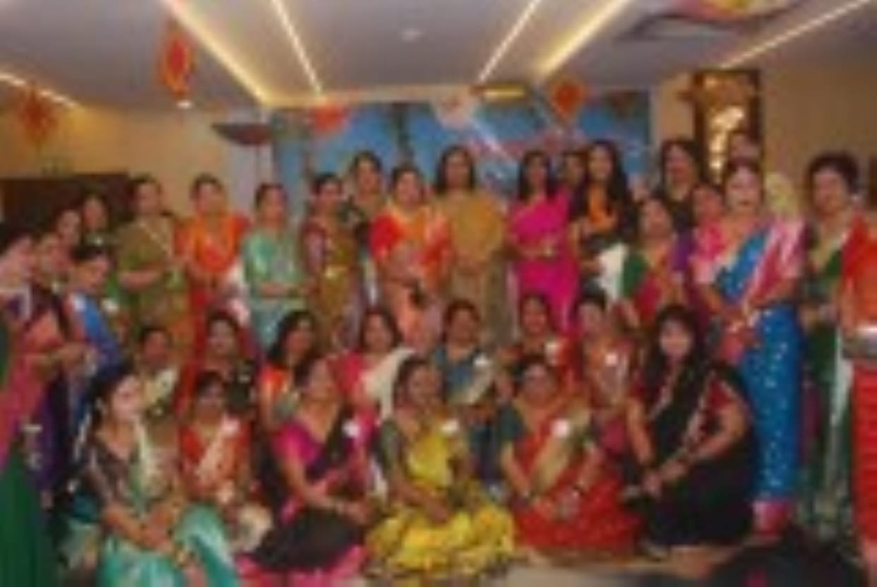 Friends danced to the songs of Saavan and celebrated Teej festival
