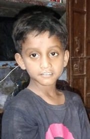 No trace of boy missing for four days, father wandering in search