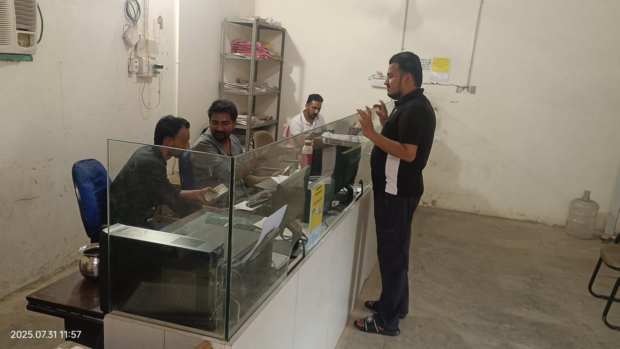Only a few people reached to pay property tax in the rain, employees kept waiting