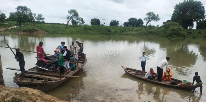 Wors of water increased due to rising water level in Yamuna