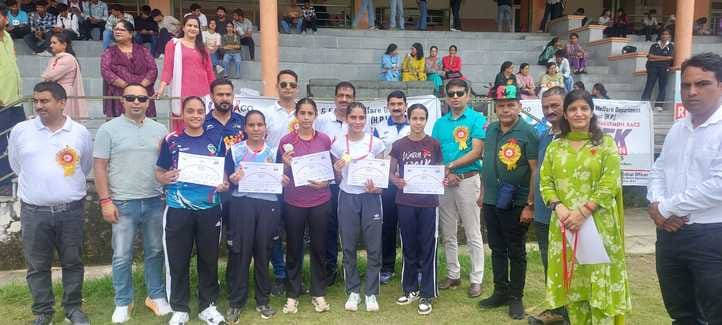 Richa Sharma and Aditya first in Red Run Marathon