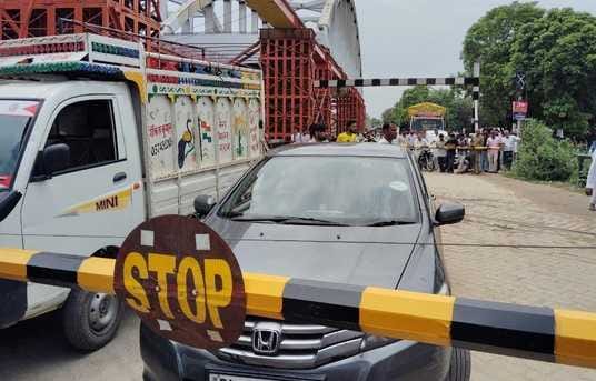 रेलवे फाटक। (सांकेतिक तस्वीर)