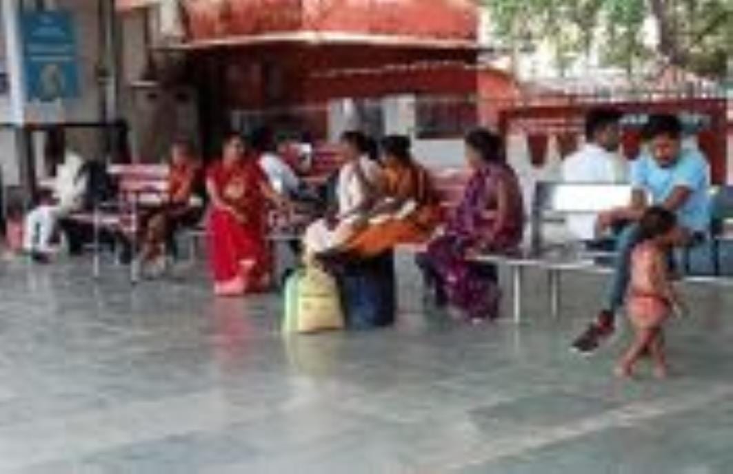 Nauchandi and Prayagraj Passenger were late