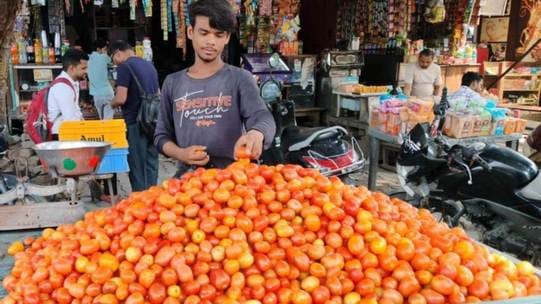 Inflation shock to common man before festival Tomato prices reached Rs 120 per kg