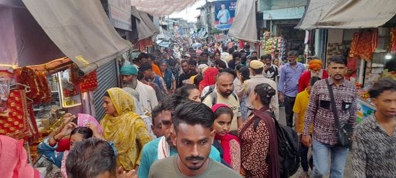 82.50 lakh cash donation in five days