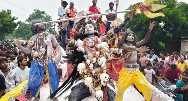 A huge crowd of Shiva devotees gathered for Jalabhishek at Bihareshwarnath Dham