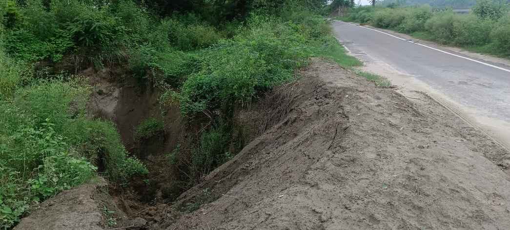 Potholes along the Bhadrakali road of Madhya Ganga Canal have become life-threatening