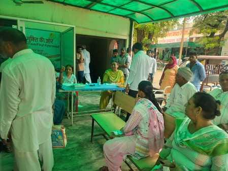 Patients seen in verandah, patients faced problems due to non-functioning of X-ray machine
