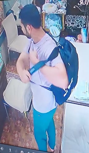 Jeweller's shop robbed on the pretext of giving a birthday gift to wife