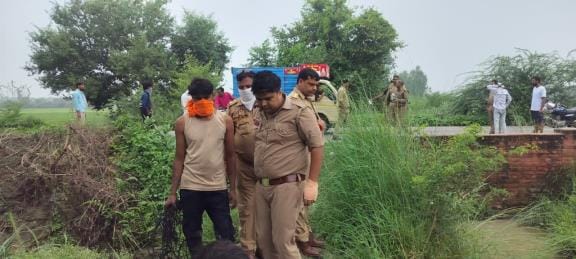 Dead body of youth found lying in canal minor, not identified