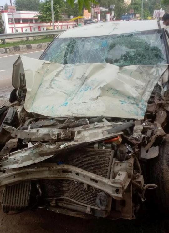 Two car passengers died on the spot due to vehicle collision