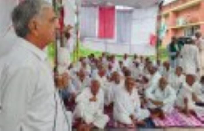 Stopping farmers' insurance claims is not only unjust but also illegal: Indra Singh