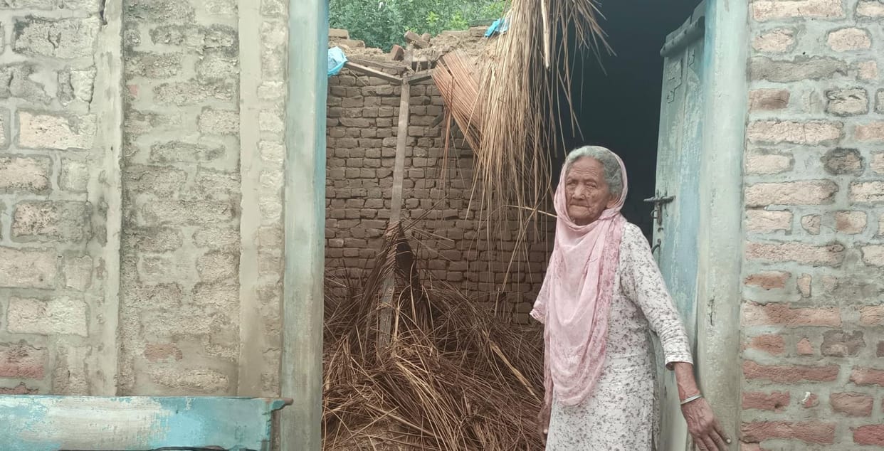 The roof of an elderly woman's house collapsed in Rodi