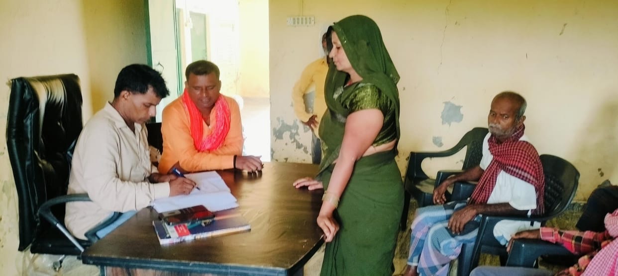 The officials did not reach the Chaupal and the complainants returned disappointed