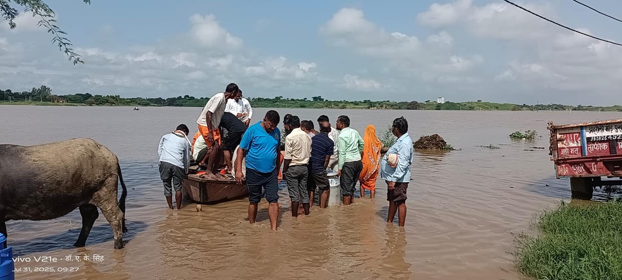 Yamuna flowing one and a half meter above the danger mark in Musanagar