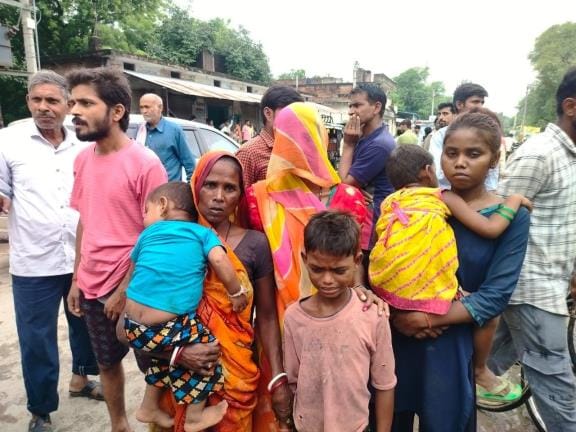 When the team did not reach to search for the drowned youth in Jaspura, the villagers blocked the road