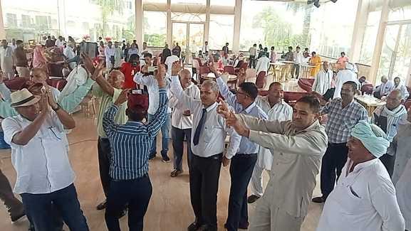 Former soldiers danced to patriotic songs and ragas