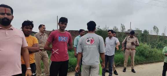 Bajrang Dal created ruckus over cow remains on the banks of Nawabgarhi canal