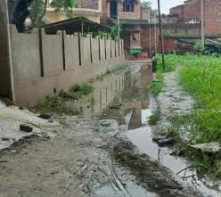 Tension between two groups over burying the body, police deployed