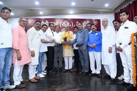 Newly elected office bearers and collegium members took oath