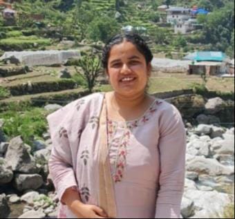 Diksha, who studied in a government school, became a bank officer