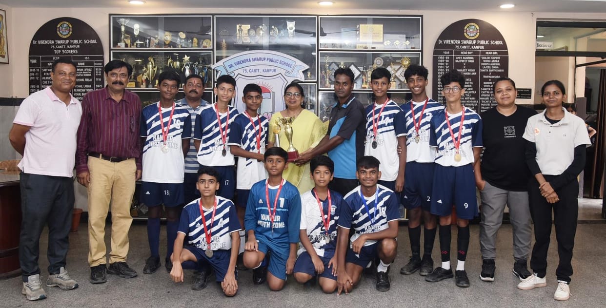 Dr. Virendra Swaroop School Cantt's team was runner-up in the football competition, was honored