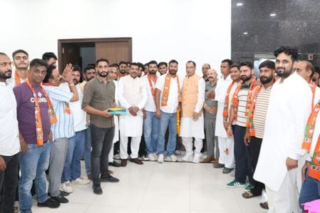 Dozens of people joined BJP in Panchkula, State President welcomed them.