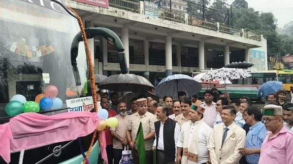 MLA Neeraj Nayyar inaugurated the Chamba-Shimla Volvo bus service