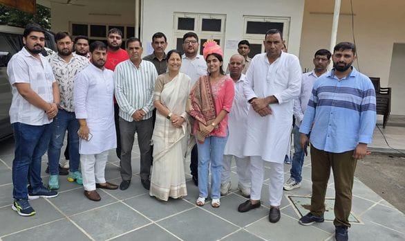 MLA welcomed Riya Nahari who was selected for the post of lieutenant
