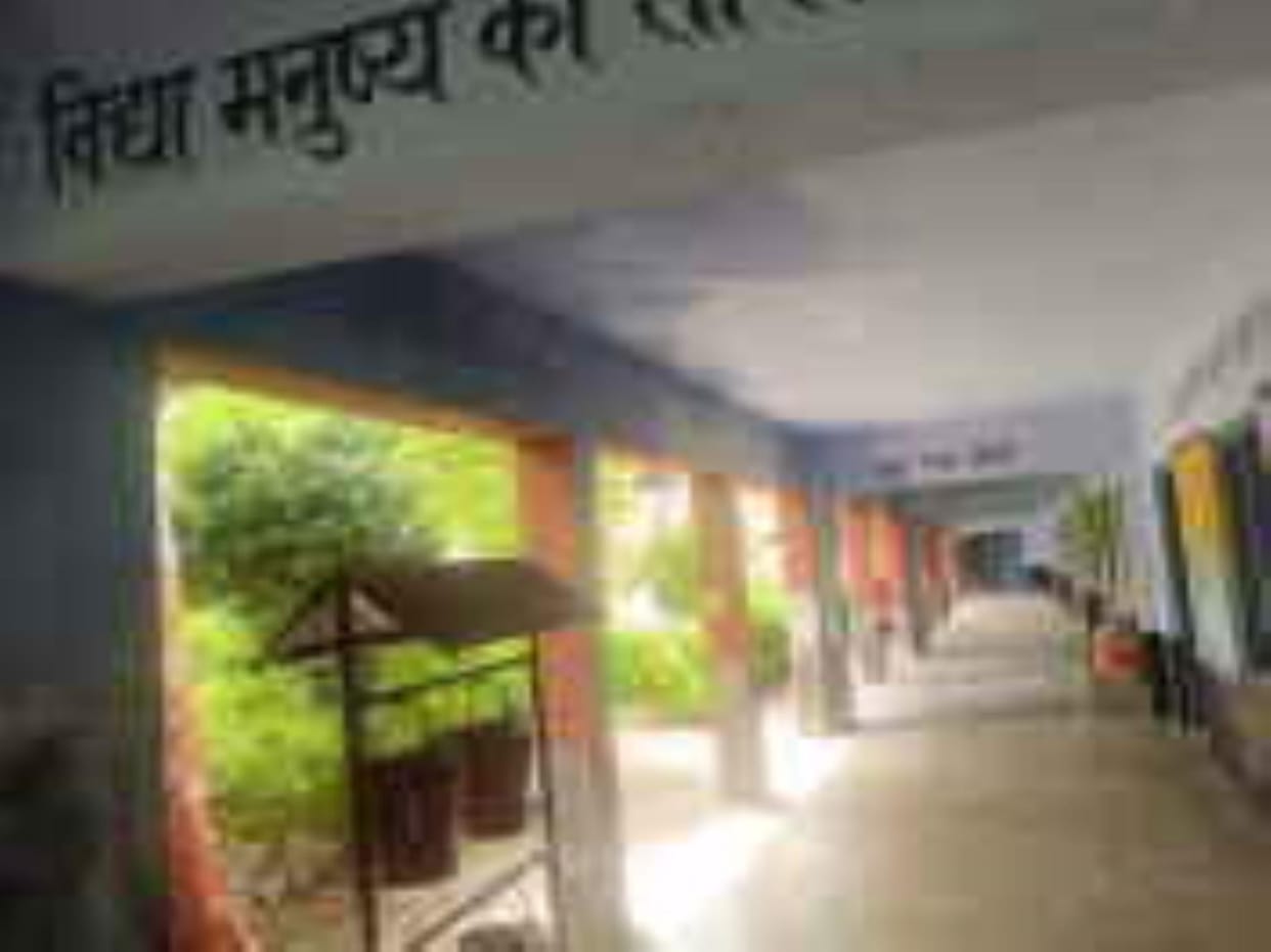Children studying in 6 dilapidated rooms in the school of Hon'ble's village
