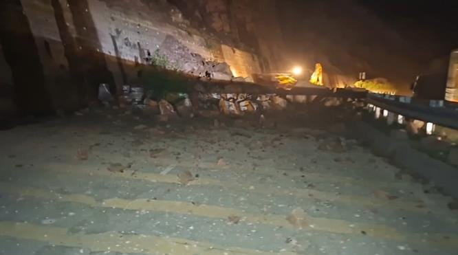 Udhampur,, Nationa Highway, Land Slide, Traffic Divert