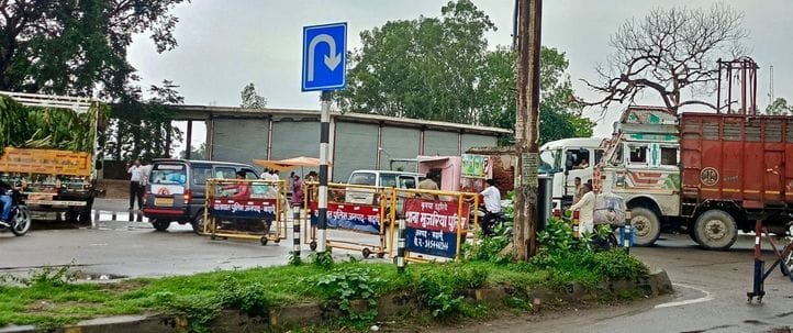 After route diversion, there was a jam in Kadar Chowk and Muzaria