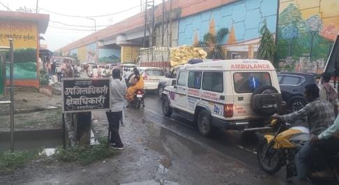 There was a jam in Tamkuhiraj, the ambulance was stuck