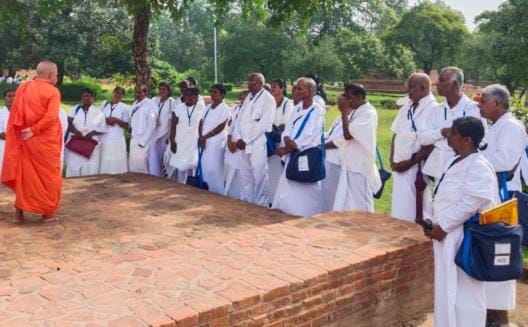 Sri Lankan devotees prayed in Jetavana