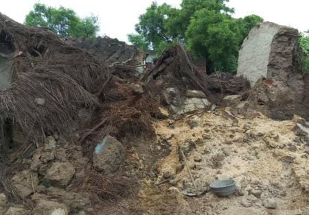 Eight kutcha houses collapsed due to rain, appeal for help