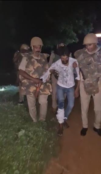 Robbery accused arrested in encounter, two accused fled