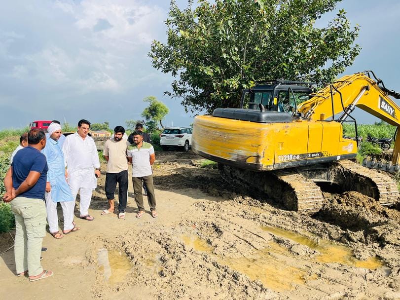 The MLA called the officials and got the drain leakage stopped