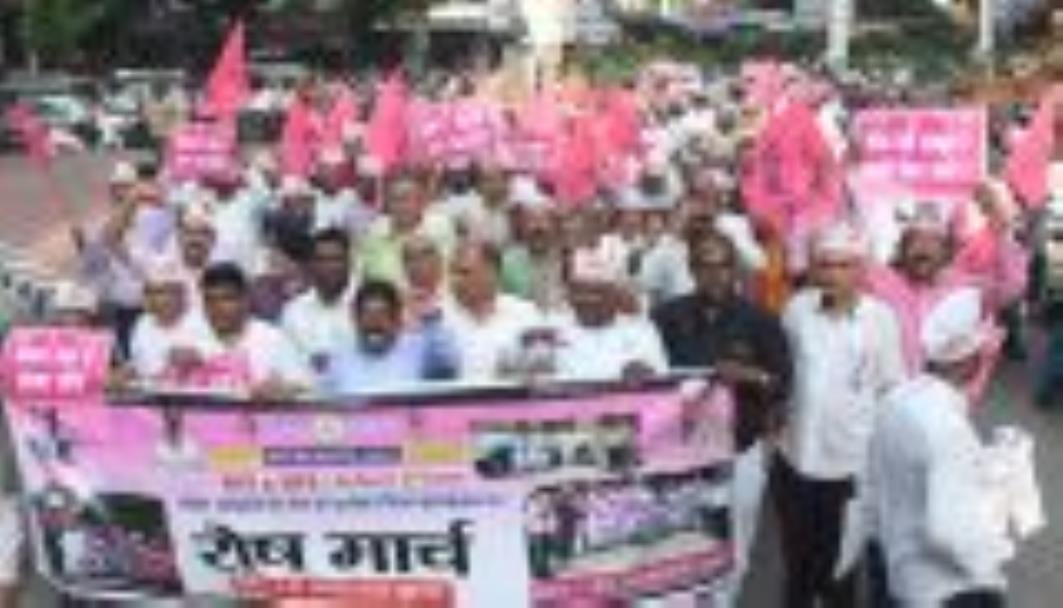 ATETVA took out a protest march, raised the demand to restore the old pension