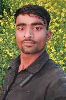 A young man fell from a pole due to electric shock while connecting wires and died