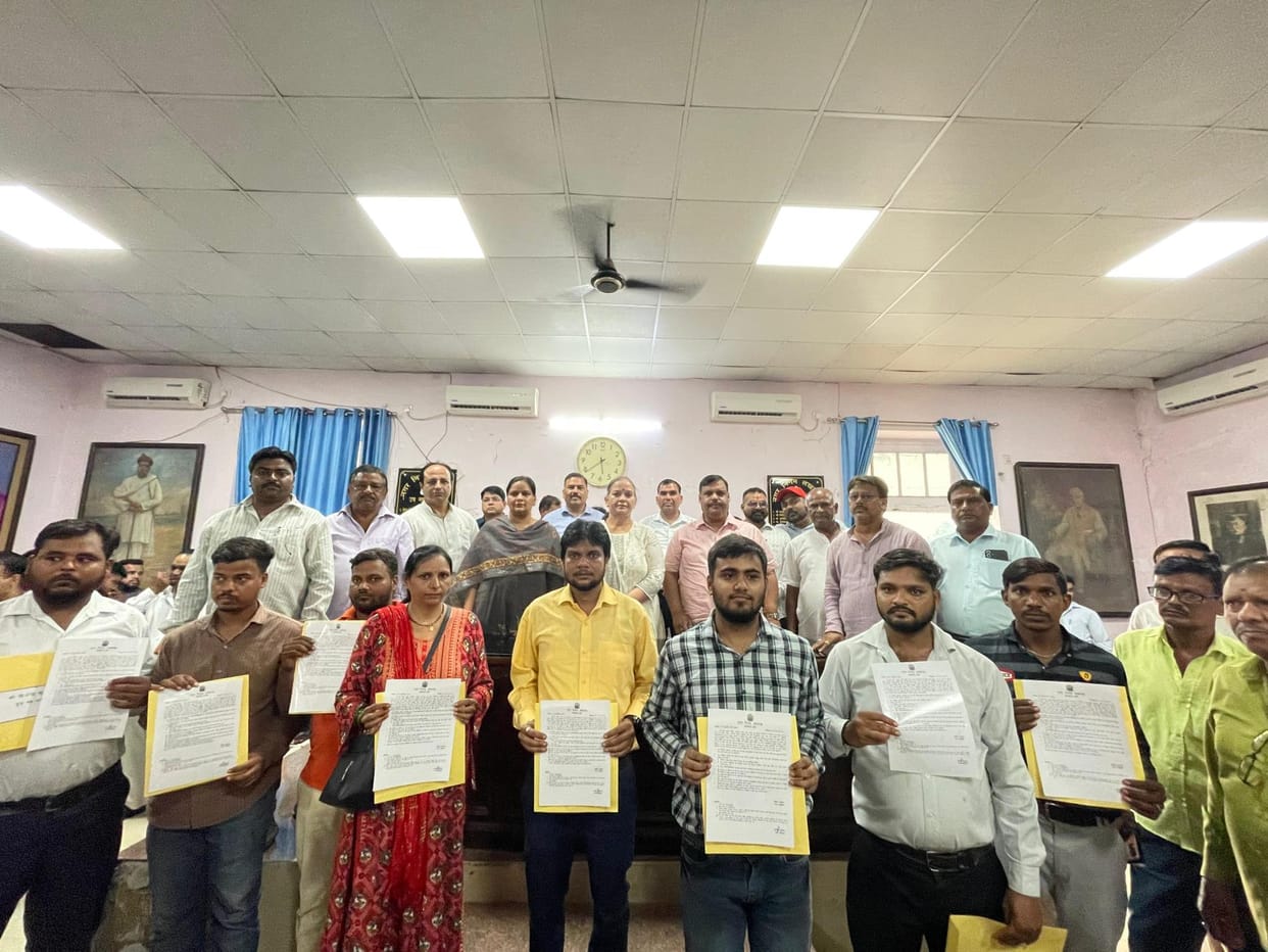 The mayor handed over appointment letters to the dependents of the deceased