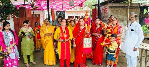 Women performed Jalabhishek in Palan Nath temple