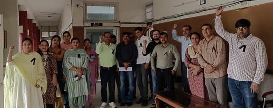 Teachers demonstrated for restoration of old pension