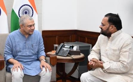 Former MP told the Railway Minister that trains do not stop at Jharkhandi