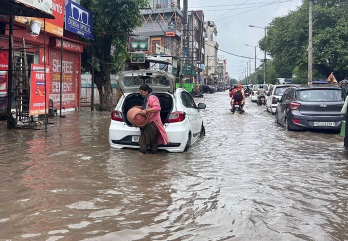 There is no relief from waterlogging due to rain for three consecutive days