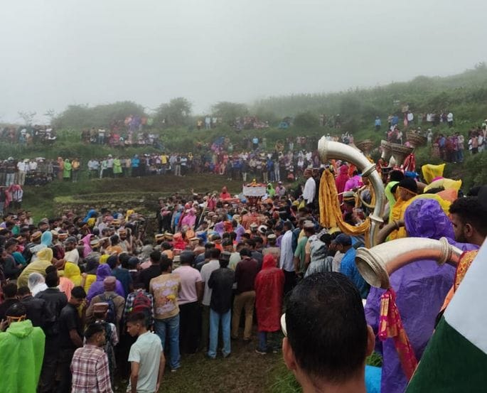 Dev Hurung Narayan did the parikrama of Sukha Khuh, Kahika festival started