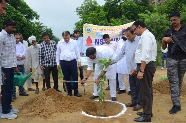 Called upon the youth to participate in environmental protection