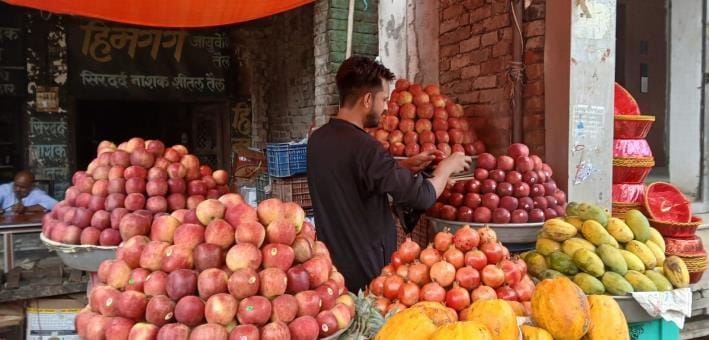 Prices of apples coming from Himachal have fallen