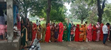 There was a queue for darshan and puja after the discussion of Nandi drinking water