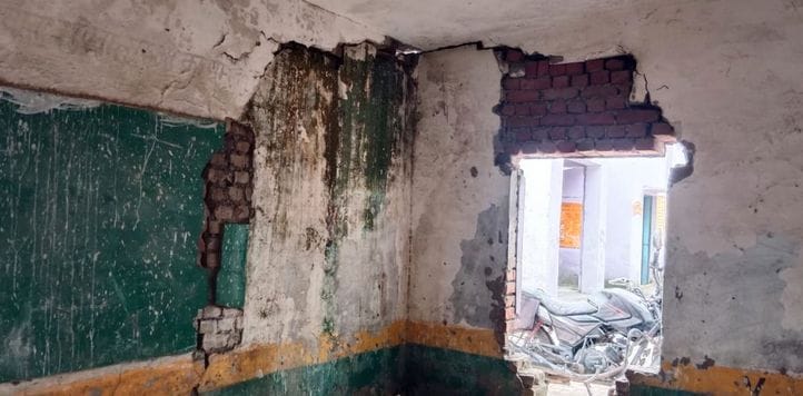 Children's studies continue amidst fear in a dilapidated building