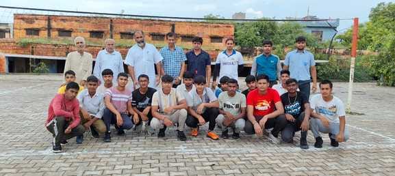 The team of Dronacharya Heritage School won in Under-17 and the team of Nav Jyoti School won in Under-19